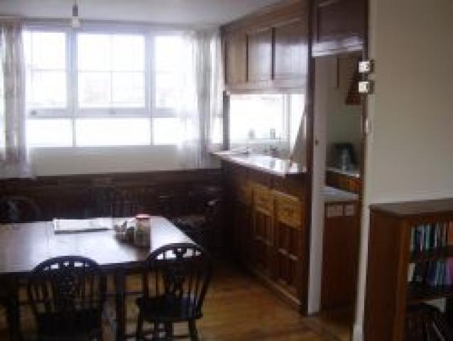 			NEW ON!, 4 Bedroom, 1 bath, 1 reception Flat			 Ledbury Road, NOTTING HILL W11